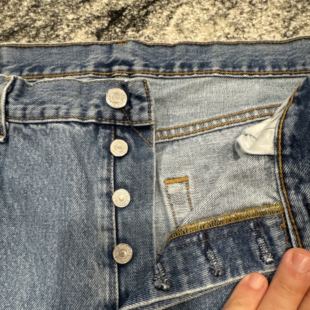 Levis 501 Jeans Mens 36x29 Blue Denim Pants Button Fly Straight Classic Faded‎ - Picture 8 of 16